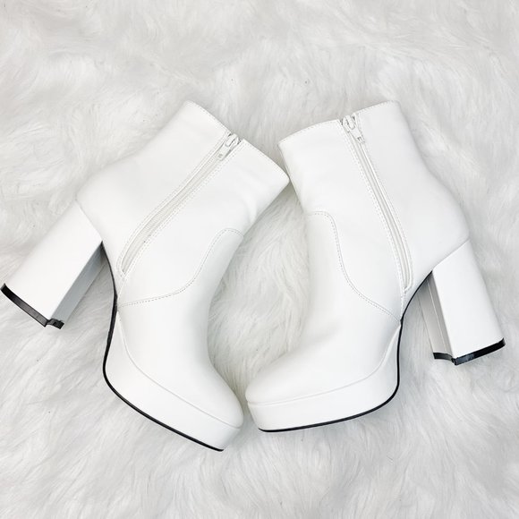 The Wild Clover Shoes - 1 LEFT !! WALK MY WAY CHUNKY WHITE BOOTIES